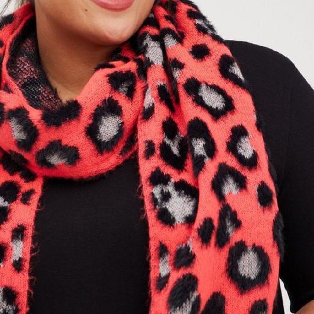 Torrid Blanket Scarf - Leopard Magenta NEW IN PACKAGE